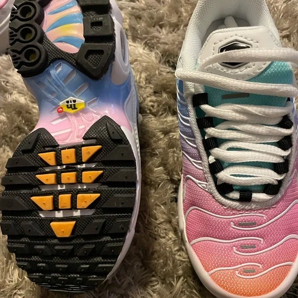 Nike Air Pastel Gradient Sneakers - Picture 3 of 3